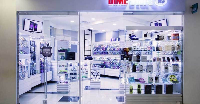 Fachada exterior de TechStore